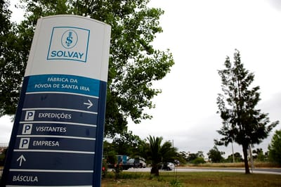 Solvay dispensa 500 funcionários, 90 em Portugal - TVI