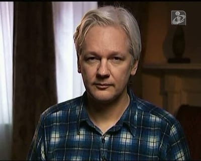 Assange diz que filme sobre WikiLeaks «distorce a verdade» - TVI