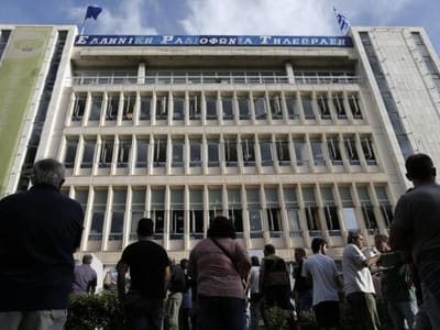 Governo de Tsipras vai reabrir a televisão pública - TVI