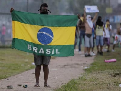 Centenas de milhares de pessoas nas ruas do Brasil - TVI