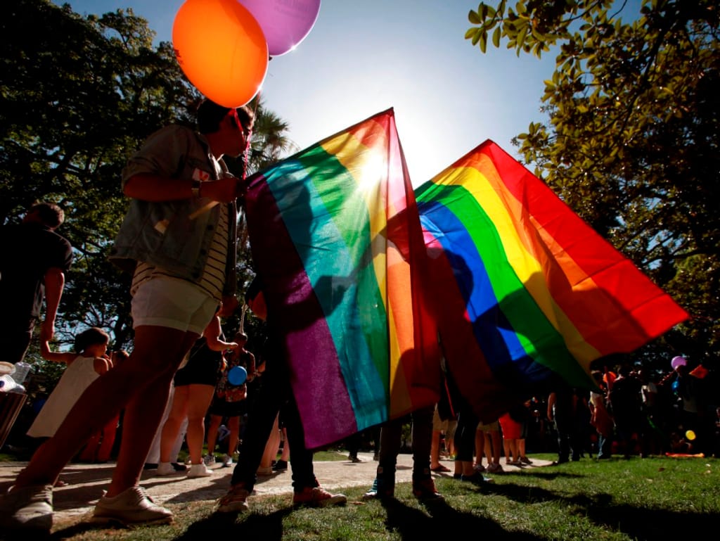 Milhares de pessoas na marcha pelo orgulho LGBT [LUSA]