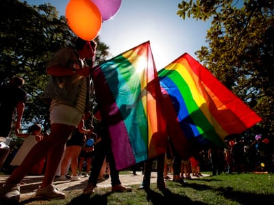 LGBTIQ: Bruxelas abre processos de infração a Hungria e Polónia para “proteger direitos fundamentais" - TVI