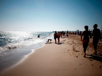 Nova urbanização «vai destruir a praia de Carcavelos» - TVI