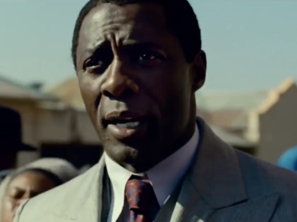 Idris Elba como Nelson Mandela em «Mandela: Long Walk to Freedom»