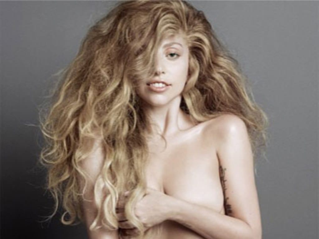 Lady Gaga nua na capa da «V Magazine»