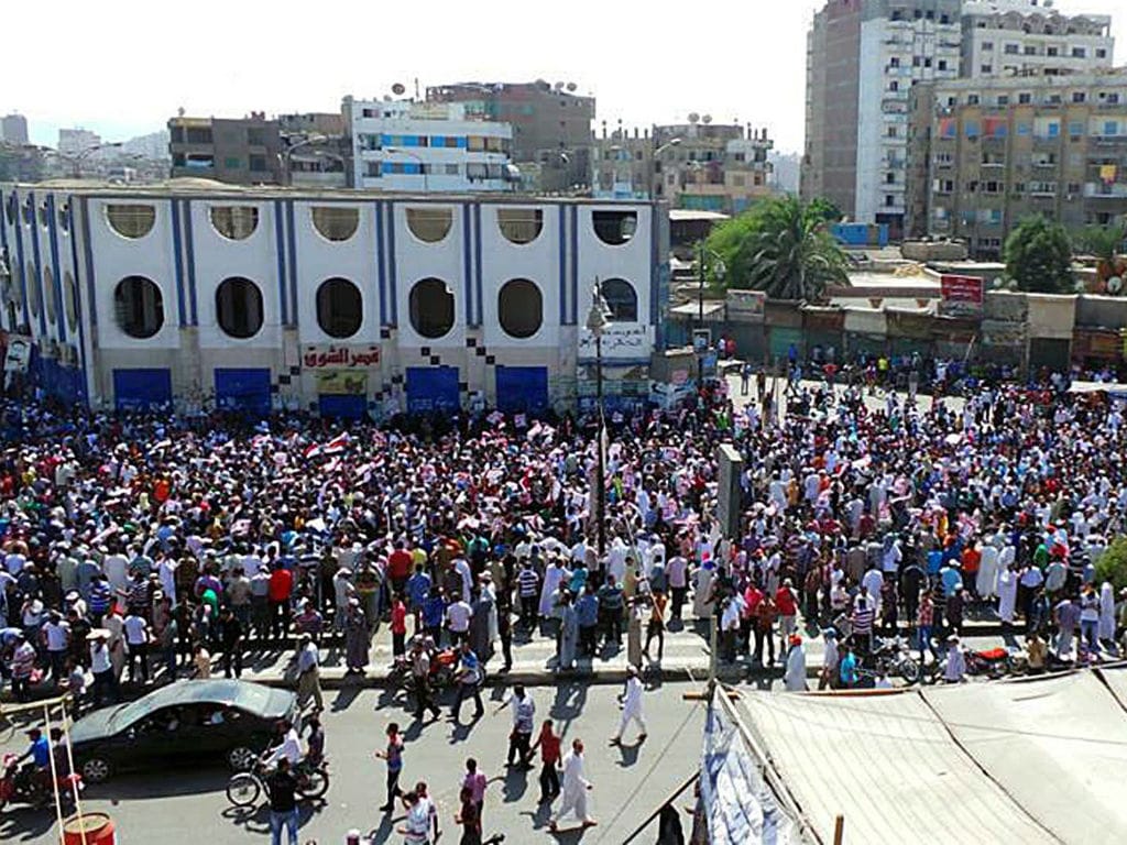 Confrontos voltam ao Egito no «Dia da Raiva» (Reuters)