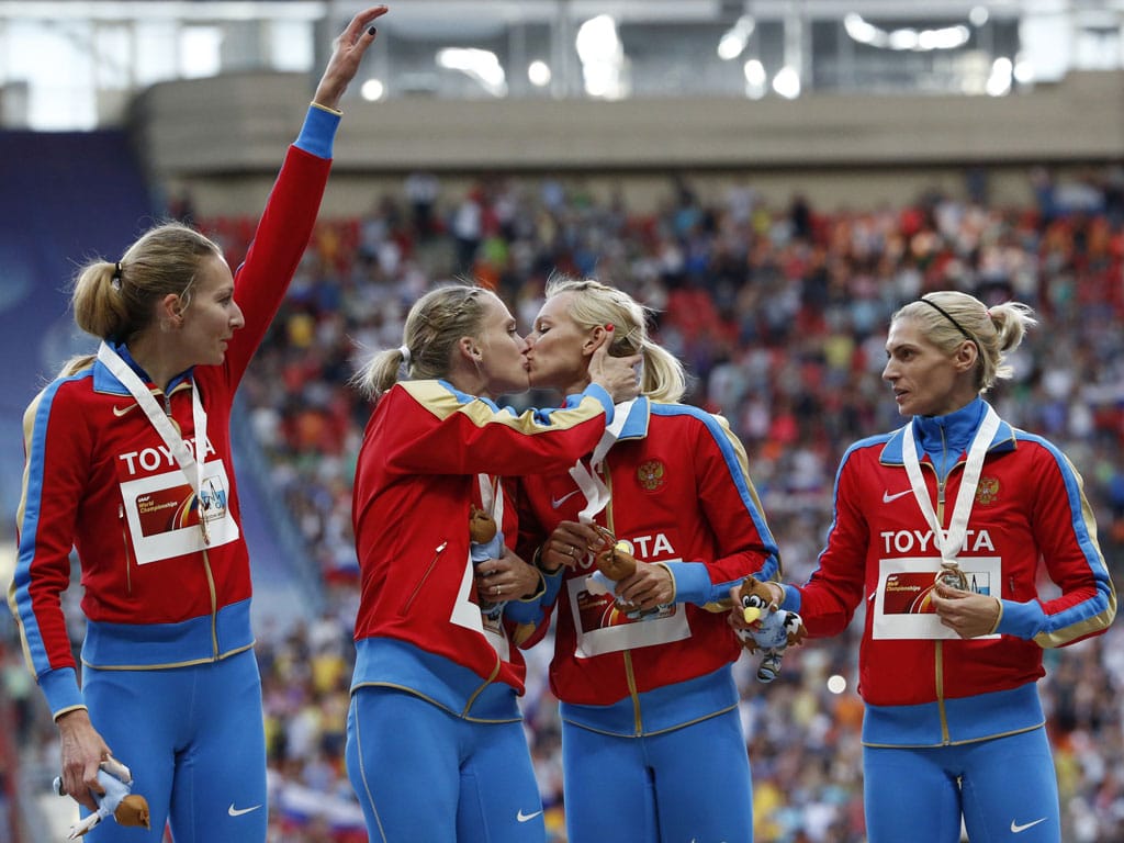 Beijo polémico de atletas russas (Reuters/Grigory Dukor)