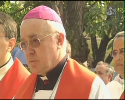 Núncio do Vaticano suspenso após acusações de pedofilia - TVI