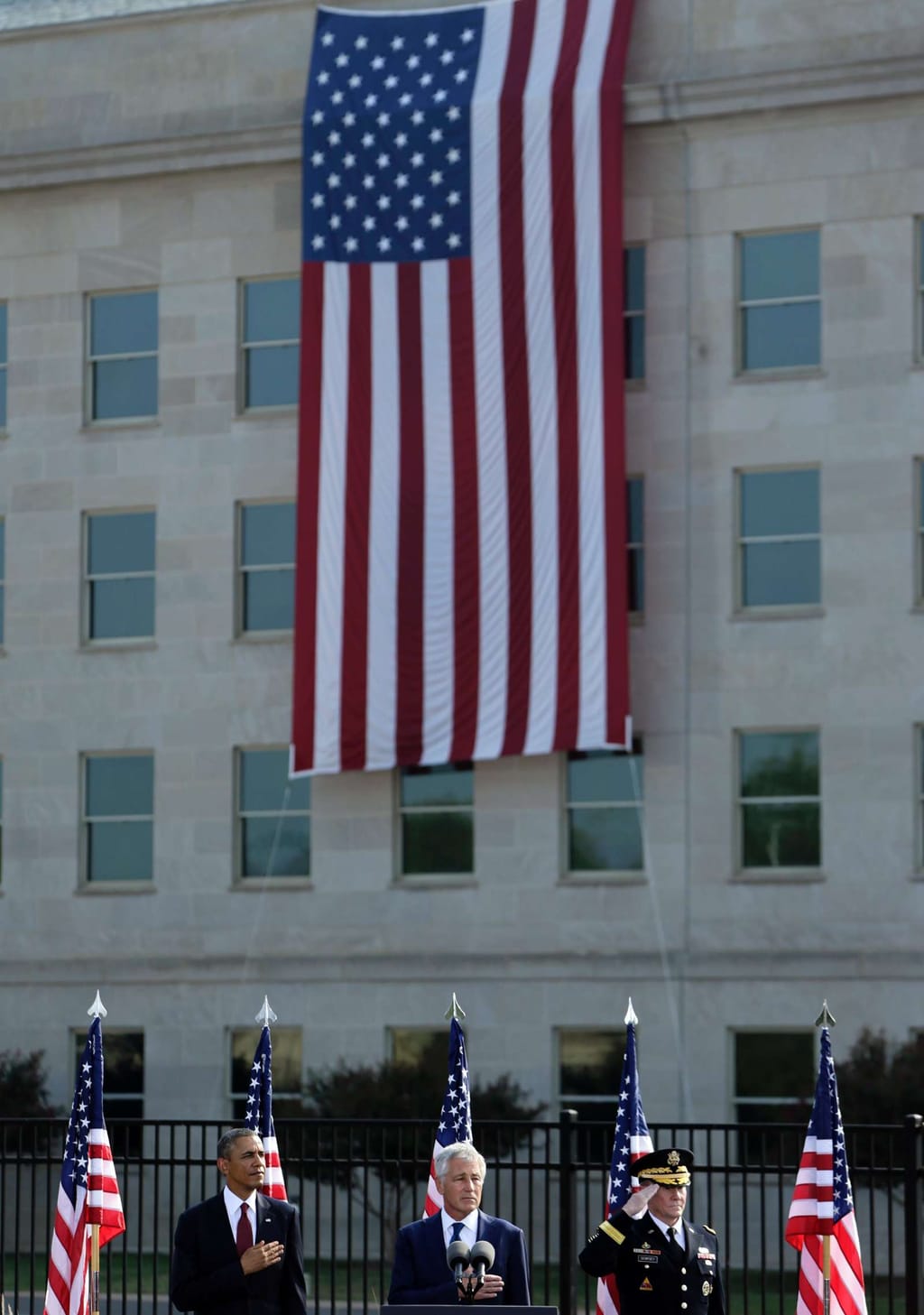 Pentágono: Obama presta homenagem às vítimas do 11 de setembro (REUTERS)