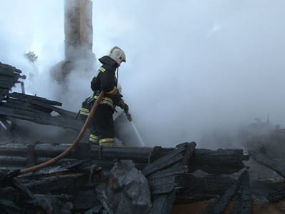 Incêndio em centro comercial russo faz 11 mortos - TVI