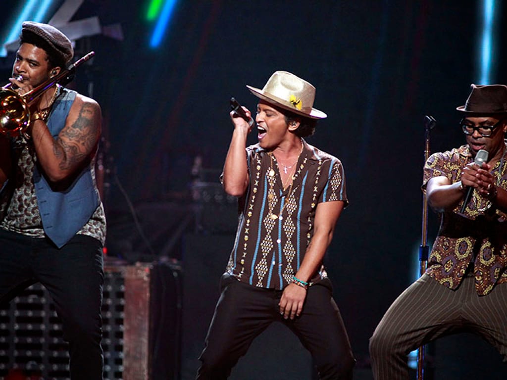 Bruno Mars em atuação no festival iHeartRadio, em Las Vegas (Reuters)