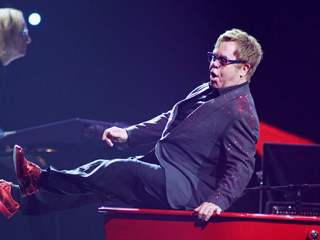 Elton John em atuação no festival iHeartRadio, em Las Vegas (Reuters)