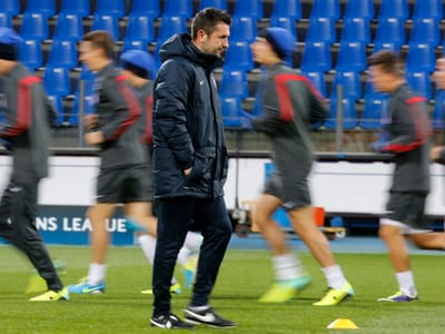 Treinador do Din. Zagreb teve ajuda especial para preparar o Benfica - TVI