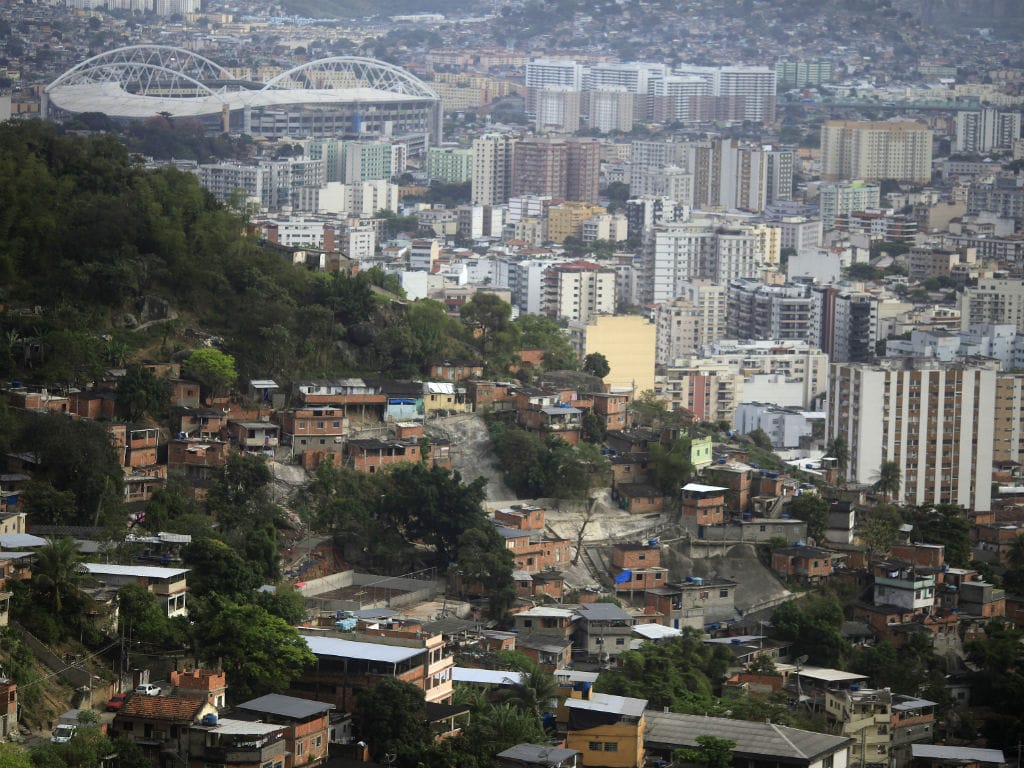 Brasil: polícia ocupa conjunto de favelas no Rio de Janeiro (Reuters)