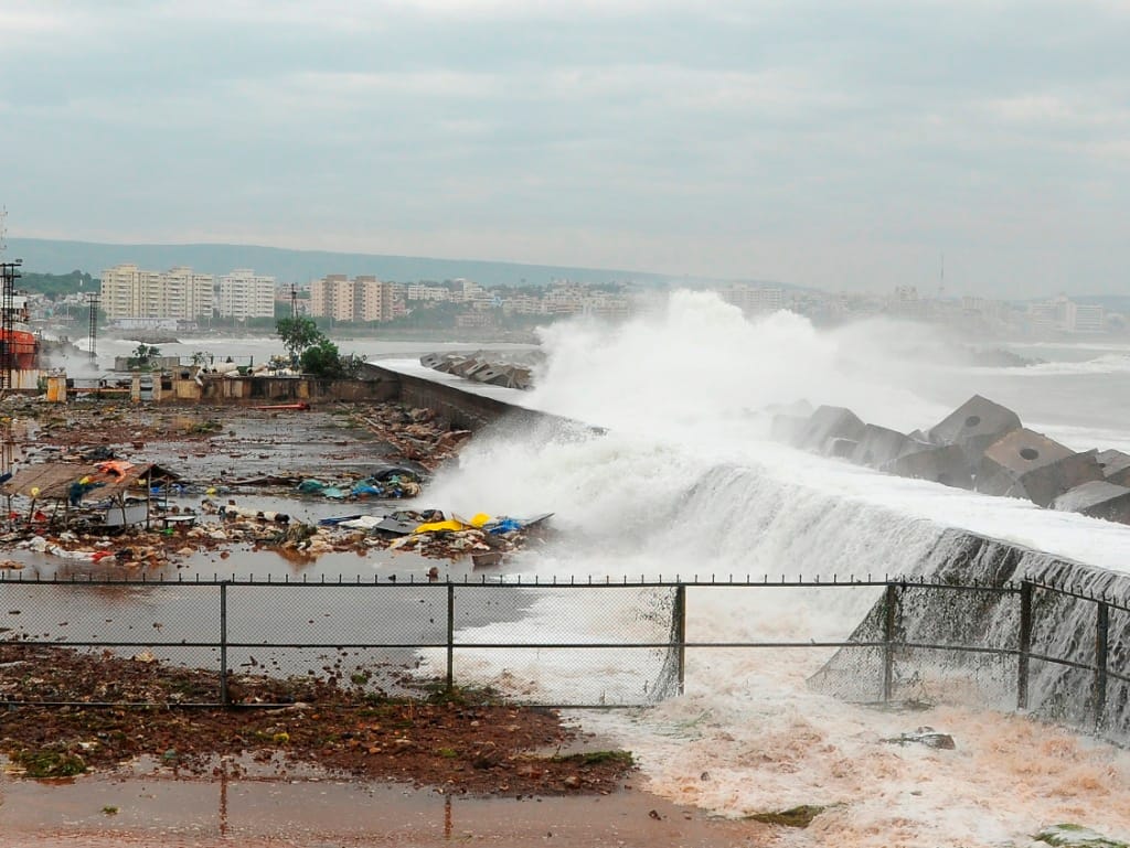 Índia está a preparar-se para a chegada iminente do ciclone Phailin (Reuters)