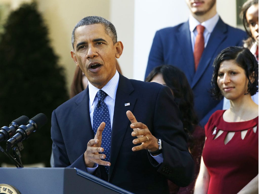 Barack Obama interrompe discurso para evitar desmaio (Reuters)