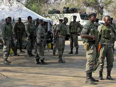 Confrontos entre exército e Renamo no centro de Moçambique - TVI