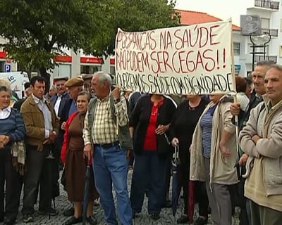 Castro Marim: 200 utentes protestaram contra fecho de extensões de saúde - TVI