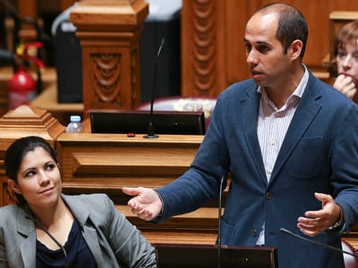 Portugal/Síria: Bloco exige explicações do Governo no parlamento - TVI