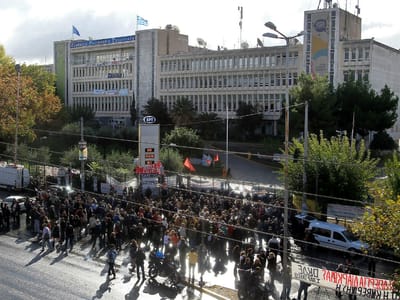 Polícia antimotim ordena saída de trabalhadores da televisão pública - TVI