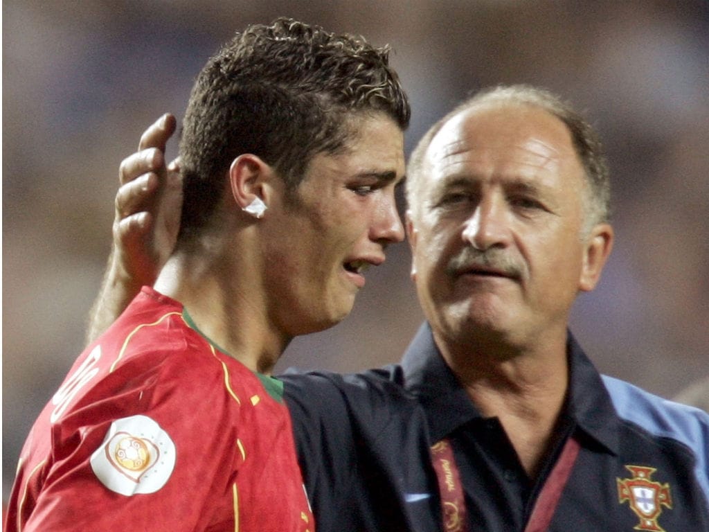 Cristiano Ronaldo e Scolari no Euro 2004 (Reuters)