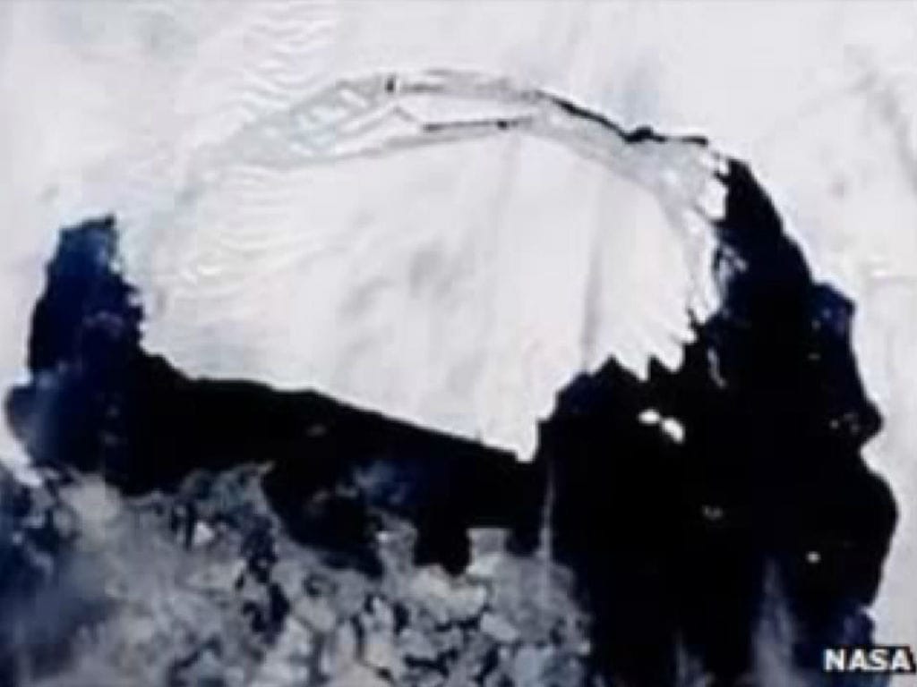 Iceberg do tamanho de Singapura desprende-se na Antártida