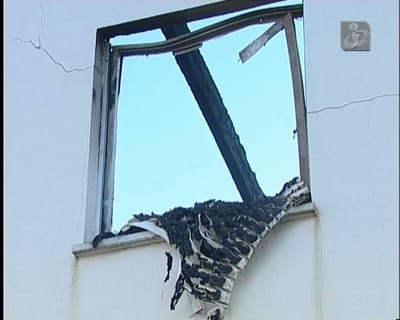 Dois desalojados após incêndio em habitação - TVI