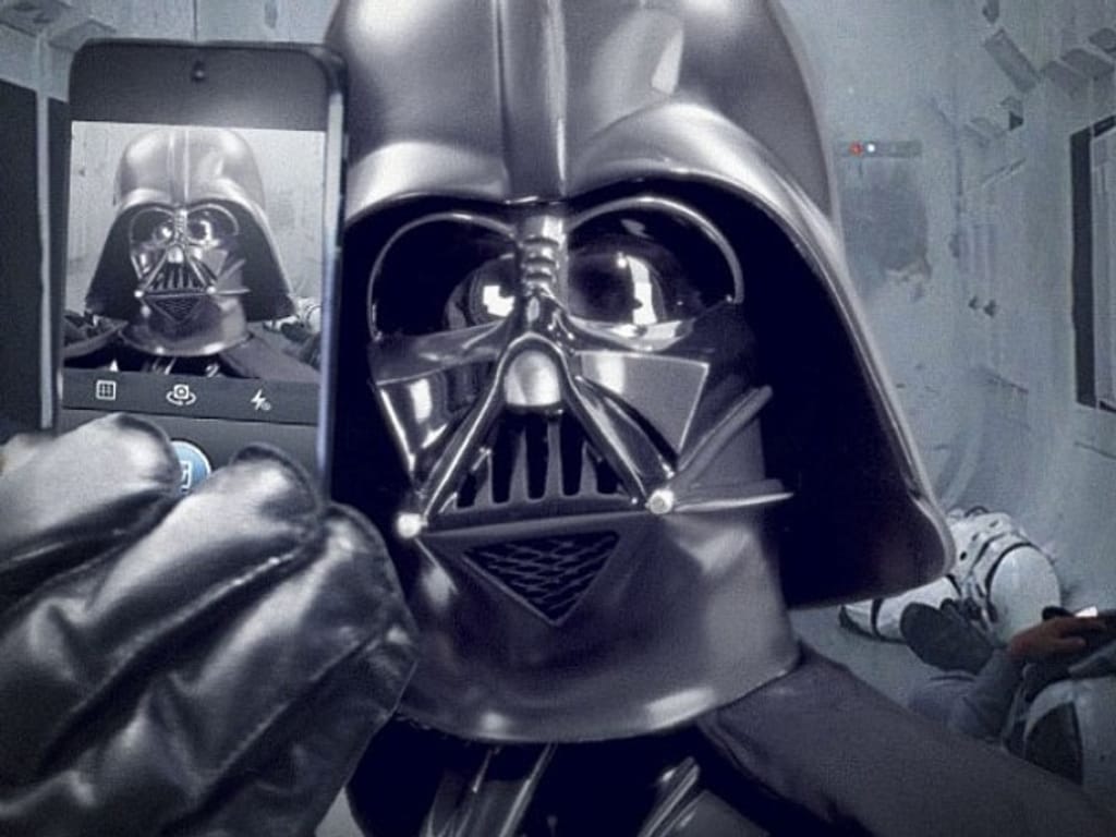 A «selfie» de Darth Vader no Instagram oficial da saga «Star Wars»