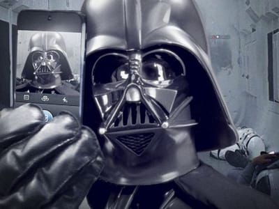 Star Wars: Darth Vader não escapa à moda da «selfie» - TVI