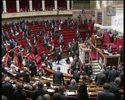 França aprova proposta de lei que penaliza clientes de prostitutas - TVI