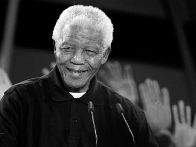 Corpo de Nelson Mandela transferido para um hospital - TVI
