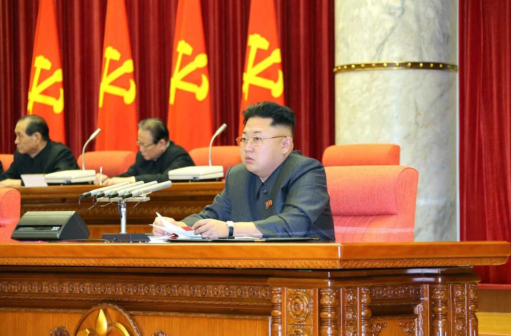 Coreia do Norte executa por «traição» Jang Song-Thaek, tio do líder Kim Jong-Un (Lusa)