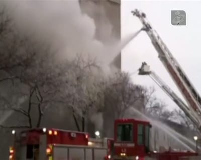 EUA: incêndio em prédio causa pânico entre moradores - TVI