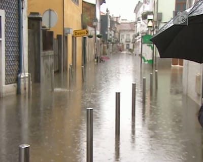 Estradas de acesso a cidade de Águeda cortadas - TVI