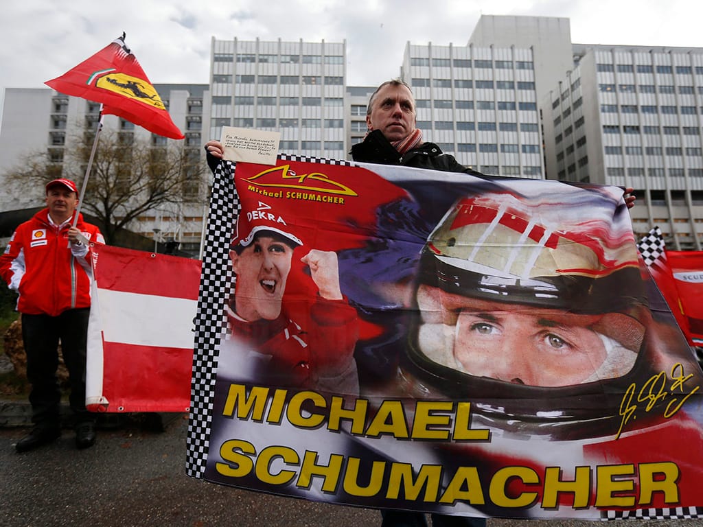 Fãs e familiares assinalam 45º aniversário de Schumacher (EPA)
