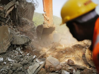 Prédio desaba: 15 pessoas lutam pela vida nos escombros - TVI