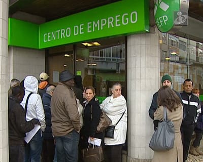 445 mil desempregados ficaram sem subsídio em março - TVI