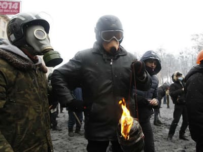 Ucrânia: entre balas e pneus queimados, oposição lança ultimato - TVI