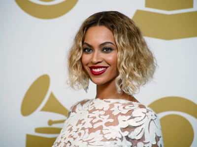 Beyoncé interrompe concerto para bailarina ser pedida em casamento - TVI