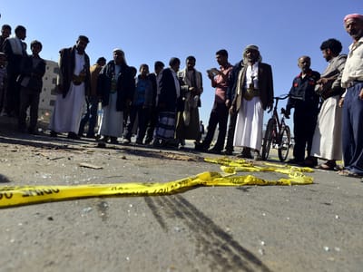 Explosão em autocarro militar no Iémen - TVI