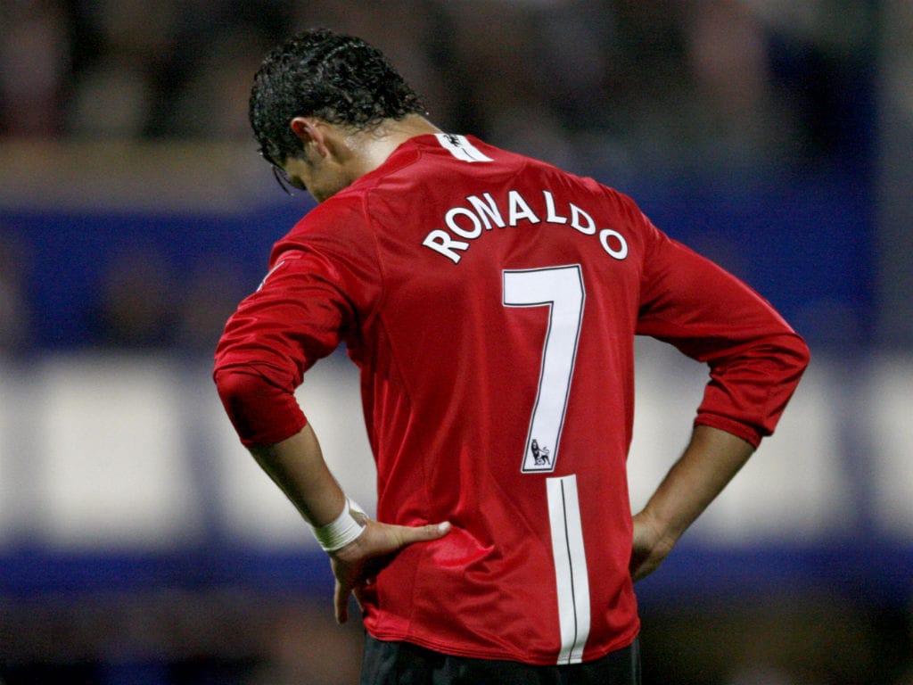 Expulsão de Ronaldo em Portsmouth (Reuters)