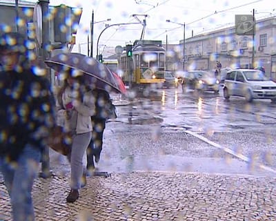 Seis desalojados no Barreiro devido à chuva - TVI