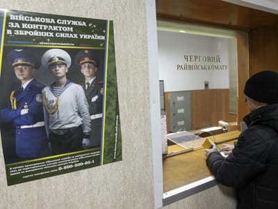 Tensão com Ucrânia faz bolsa russa tombar 10% - TVI