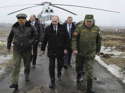 Jogos de guerra: Putin manda retirar 150 mil tropas - TVI
