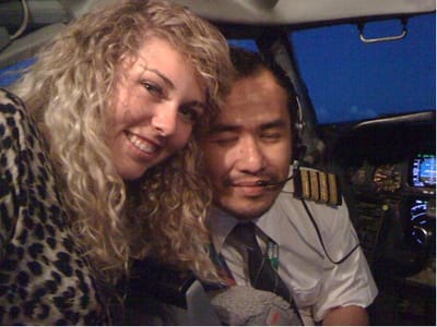 Malásia: copiloto convidava passageiras para a cabine - TVI