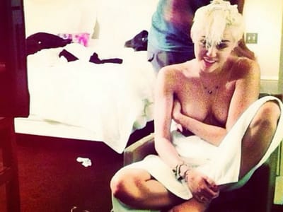 Miley Cyrus quase nua - TVI