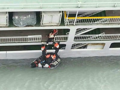 Presidente da Coreia do Sul pede desculpas por tragédia de ferry - TVI