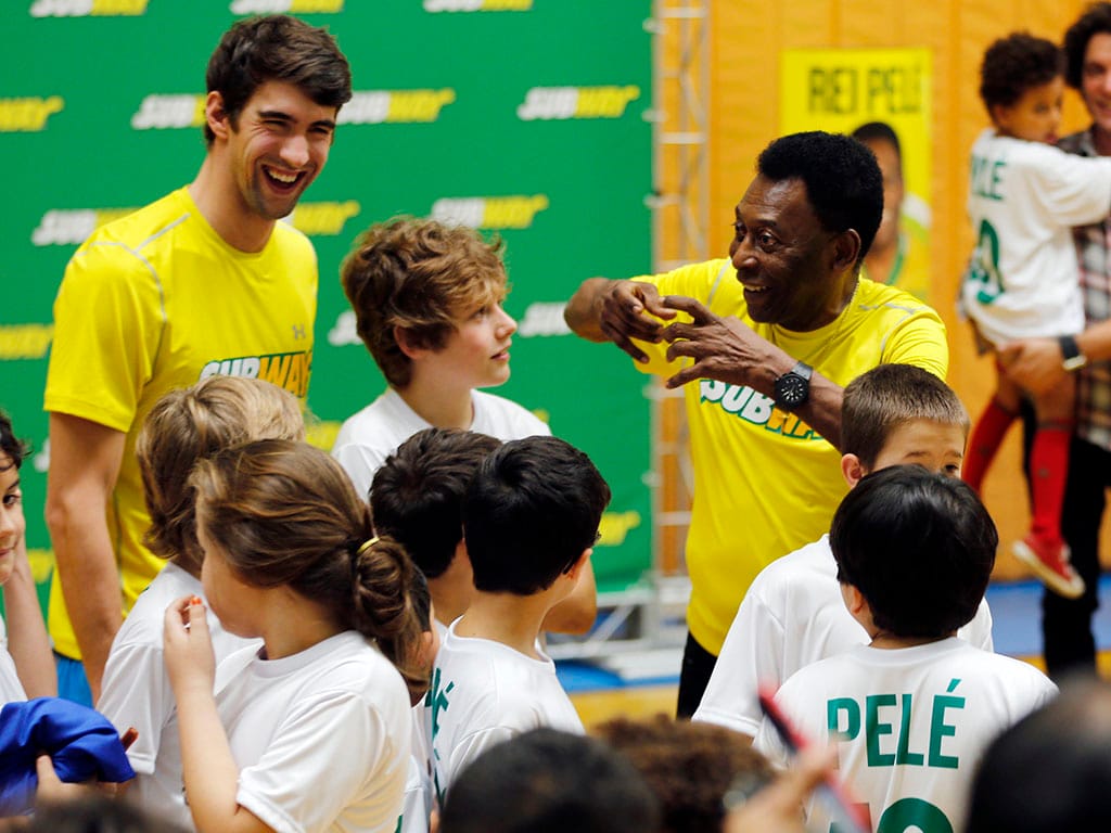 Michael Phelps com Pelé, 2013 (REUTERS)