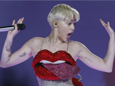Miley Cyrus regressa aos palcos - TVI