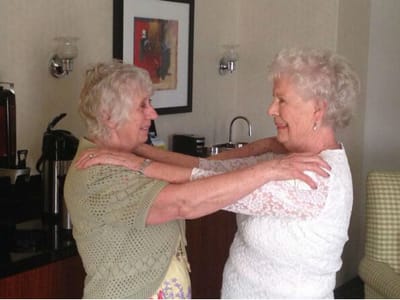 Gémeas reencontram-se após 78 anos de separação - TVI